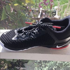 💥🖤N E W🖤💥 youth nike sneakers